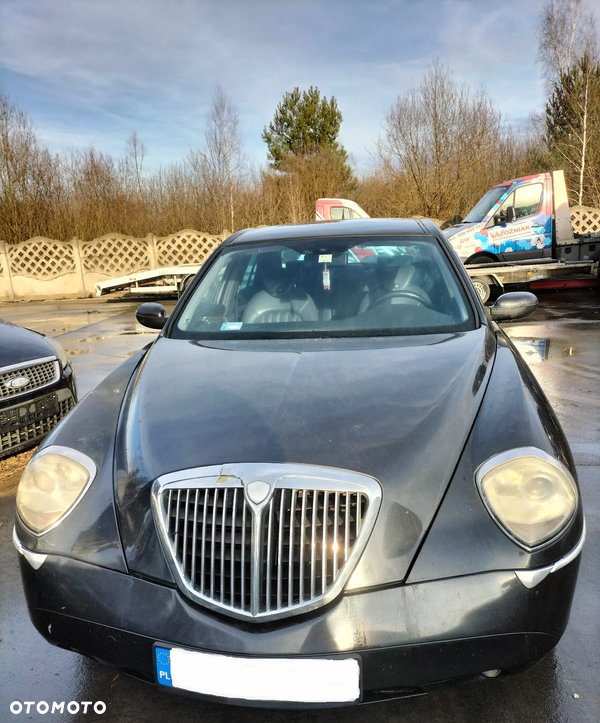 KOMPLETNY PRZÓD LANCIA THESIS 01-09r 2.4 JTD