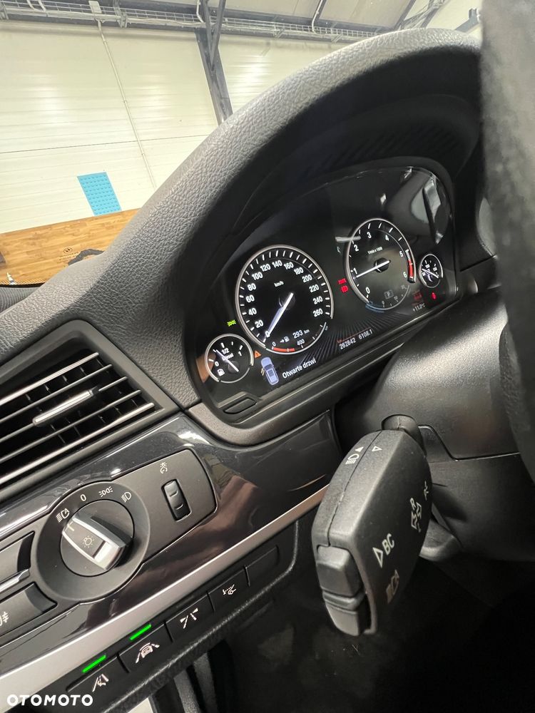 BMW Seria 5 520d Touring - 9