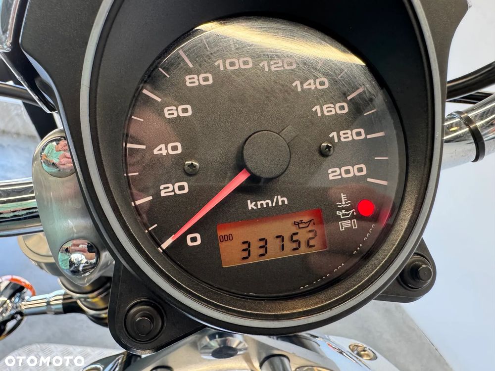 Suzuki Intruder - 34