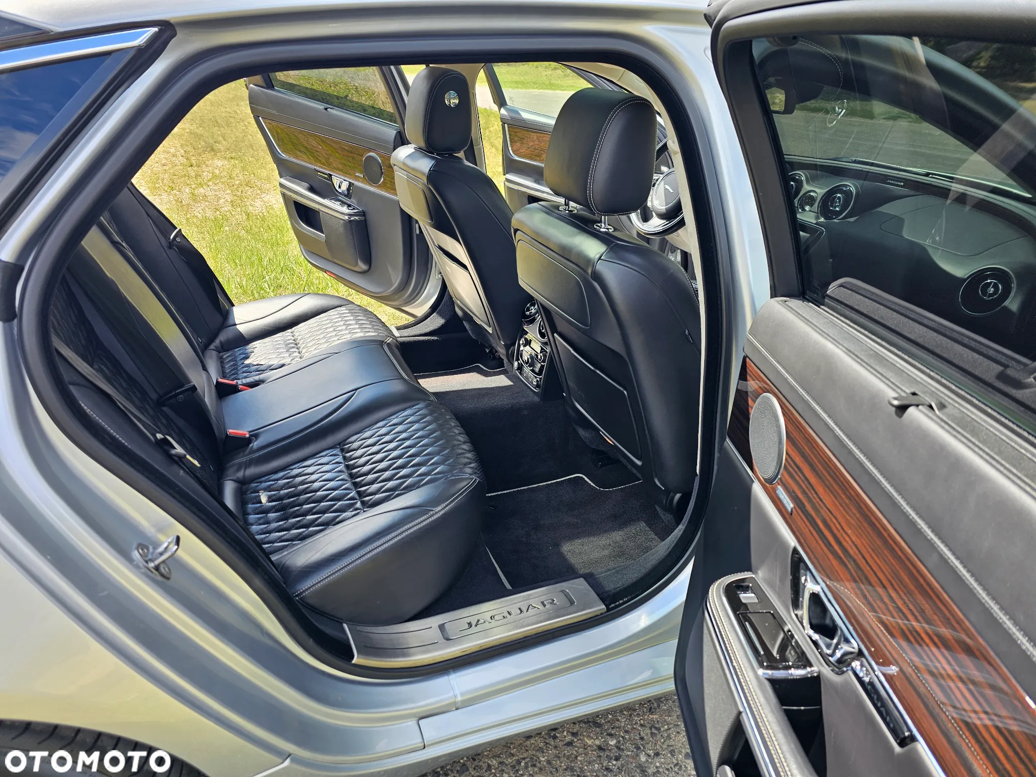 Jaguar XJ 3.0 D V6 LWB Portfolio - 13