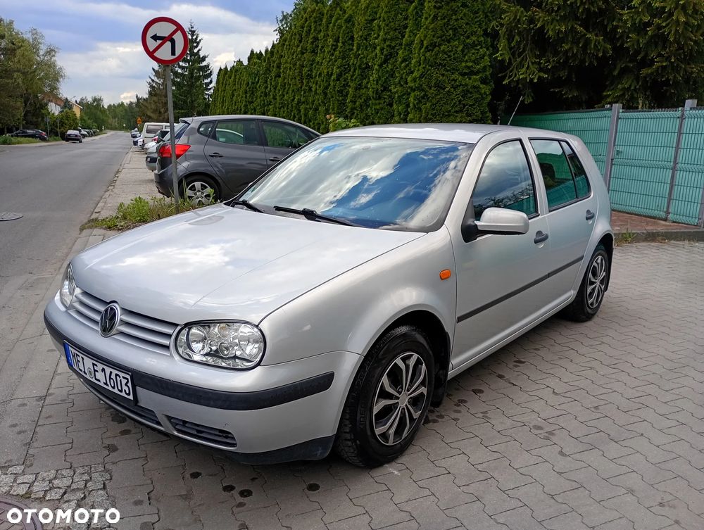Volkswagen Golf 1.6 - 1