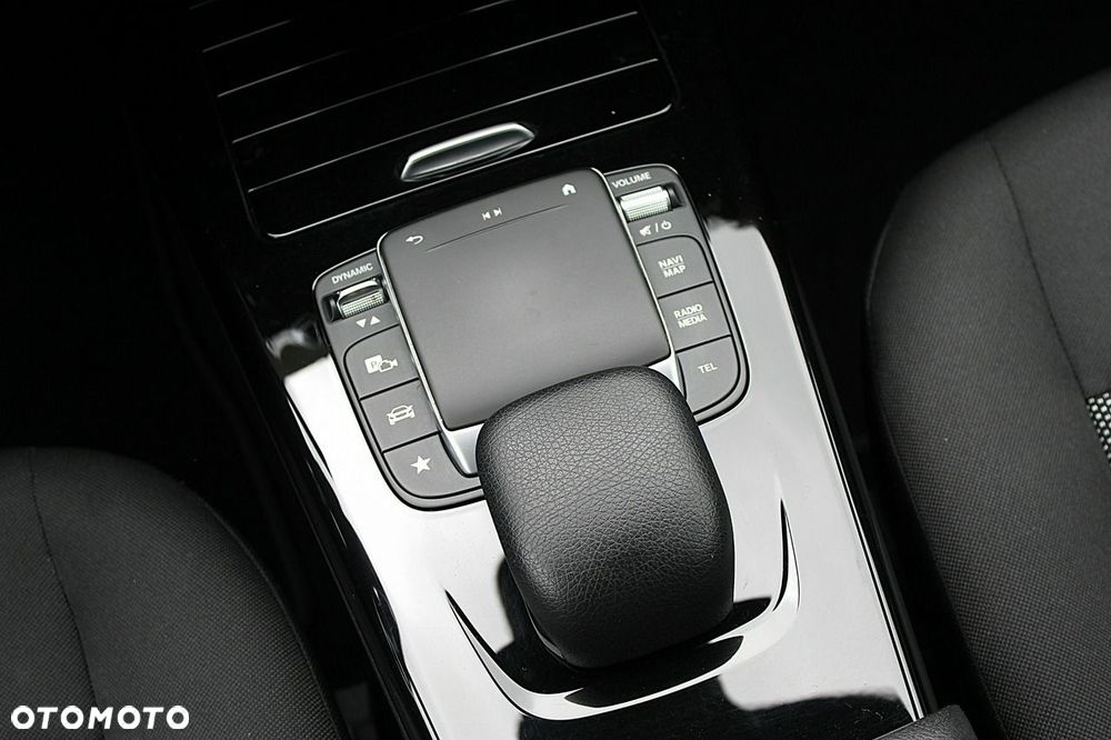 Mercedes-Benz CLA 180 d 8G-DCT - 20