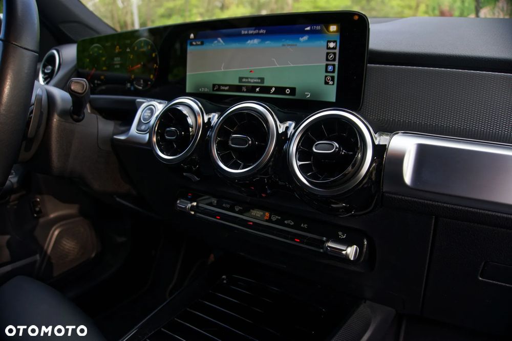 Mercedes-Benz GLB 200 7G-DCT Style - 28