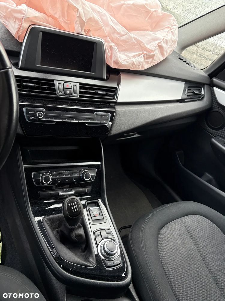 BMW Seria 2 216d - 12