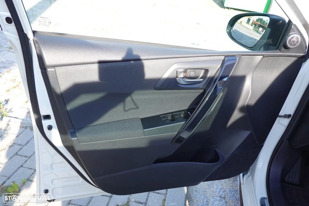 Toyota Auris Touring Sports 1.8 HSD Freestyle - 16