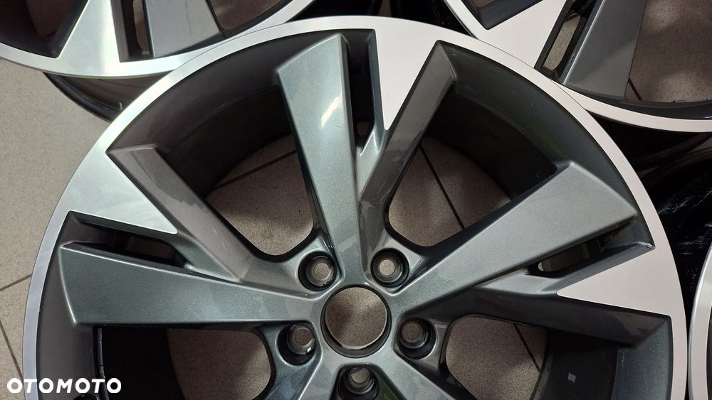 Felgi Aluminiowe 20 Audi Q4 E-Tron 5x112 ET 45 - 4