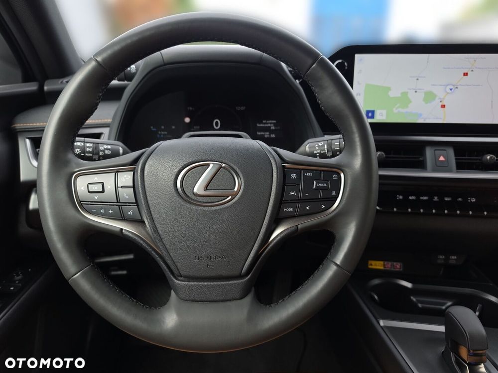 Lexus UX 300h F Sport Design - 10