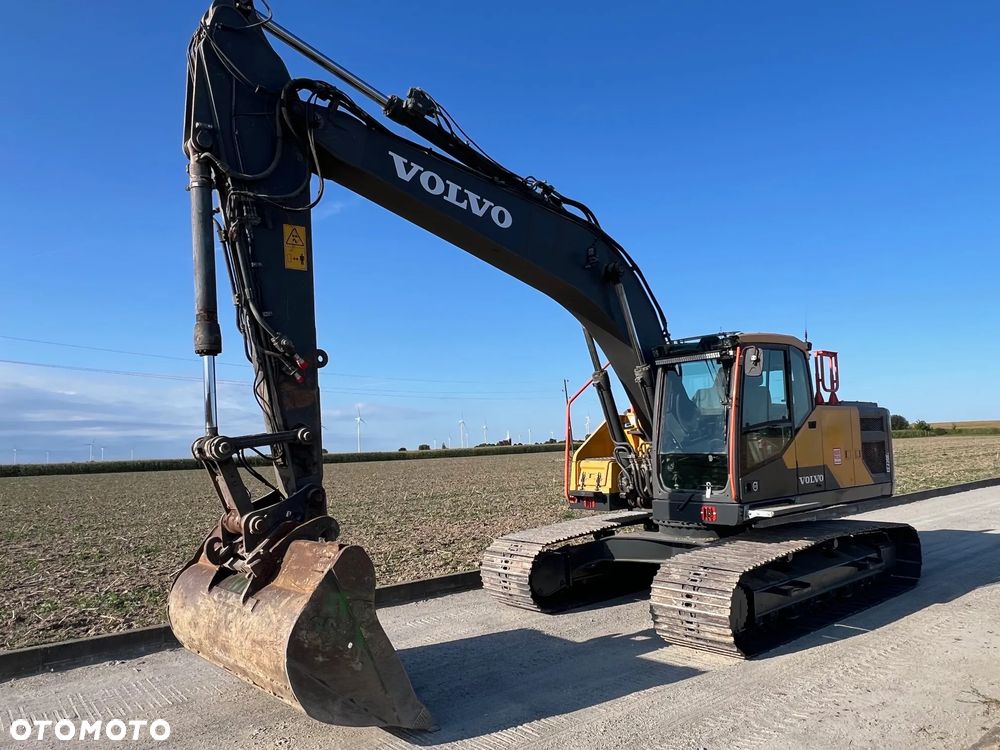 Volvo 2017r VOLVO EC 220EL - 2