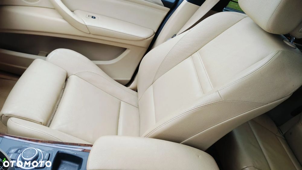 BMW X5 xDrive50i - 14