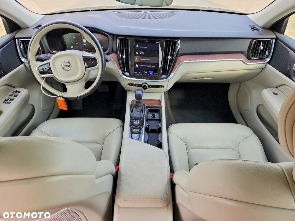 Volvo S60 T5 AWD Momentum Pro - 8