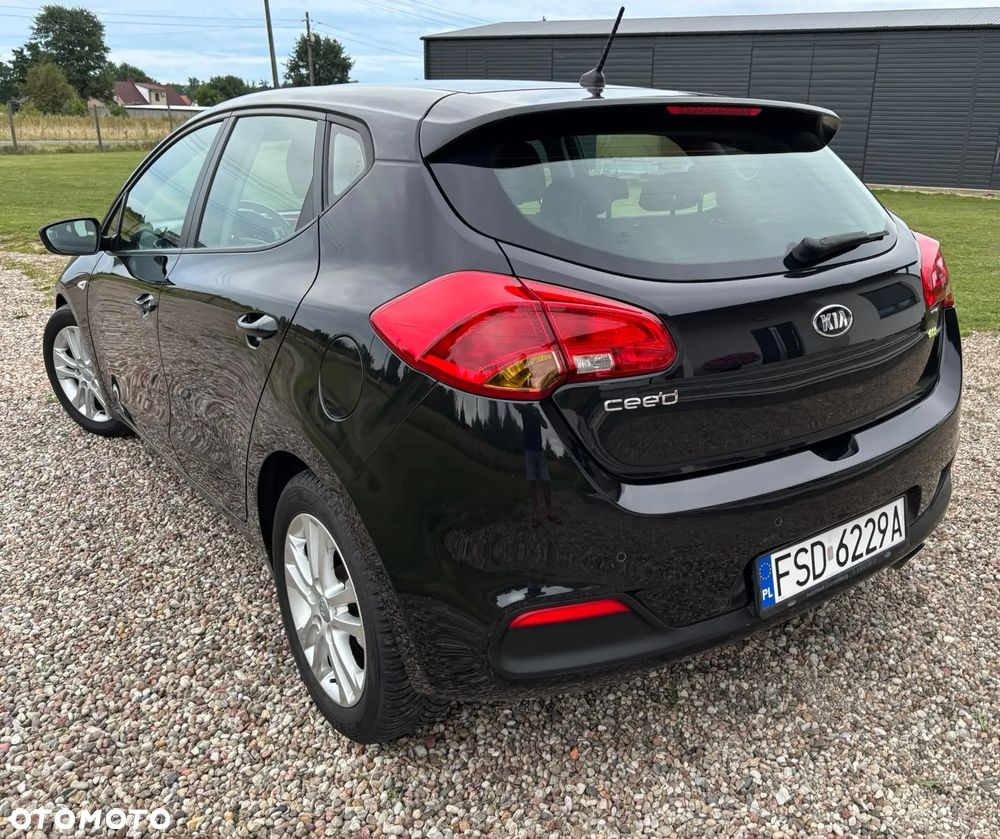 Kia Ceed 1.6 Crdi M Euro2012 - 10