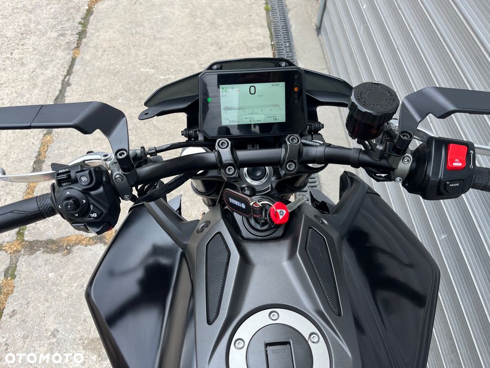 Yamaha MT - 9