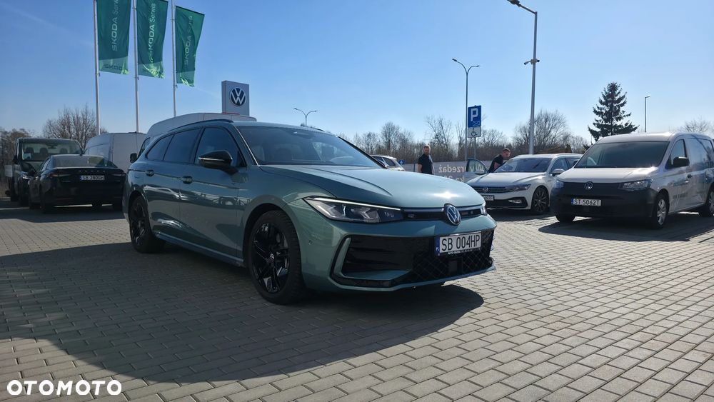 Volkswagen Passat Variant 2.0 TDI SCR 4Mot R-Line DSG - 9