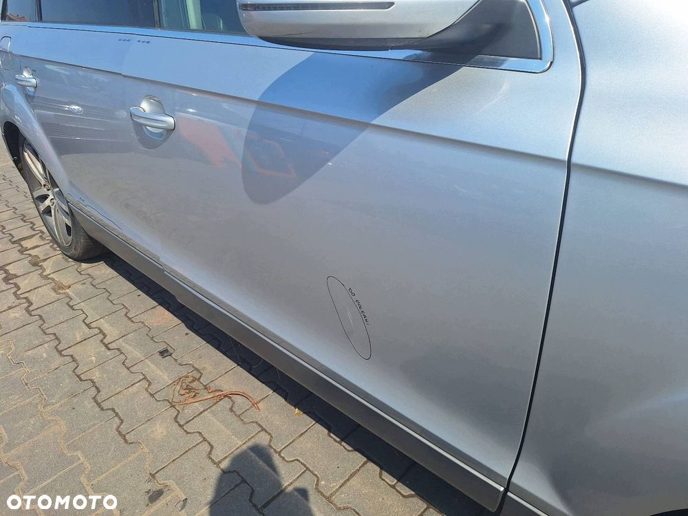 DRZWI KOMPLETNE PRAWY PRZÓD AUDI Q7 4L I LY7W - 2