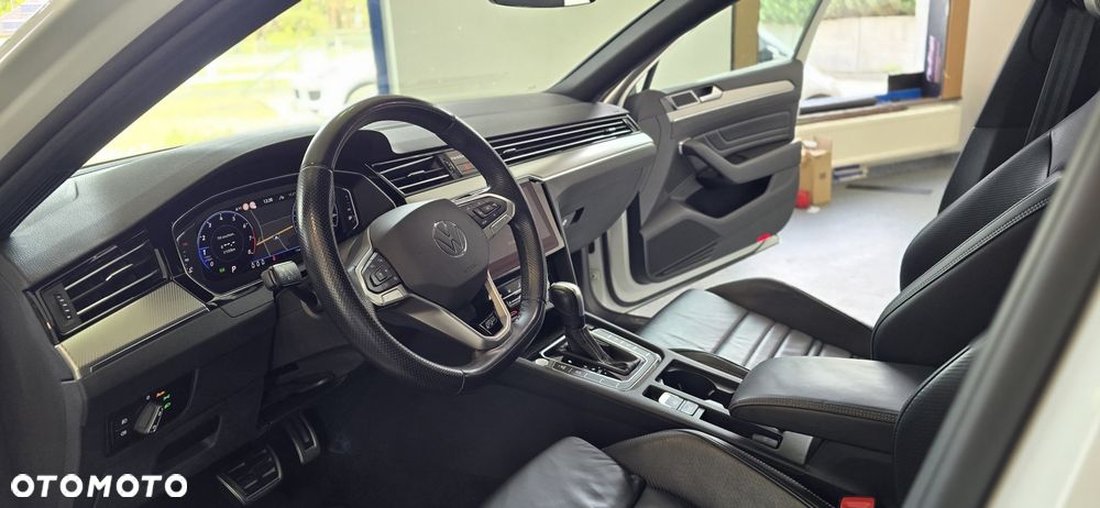 Volkswagen Passat - 18