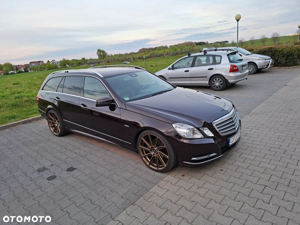 Mercedes-Benz Klasa E 200 CGI BlueEFFICIENCY Automatik - 1