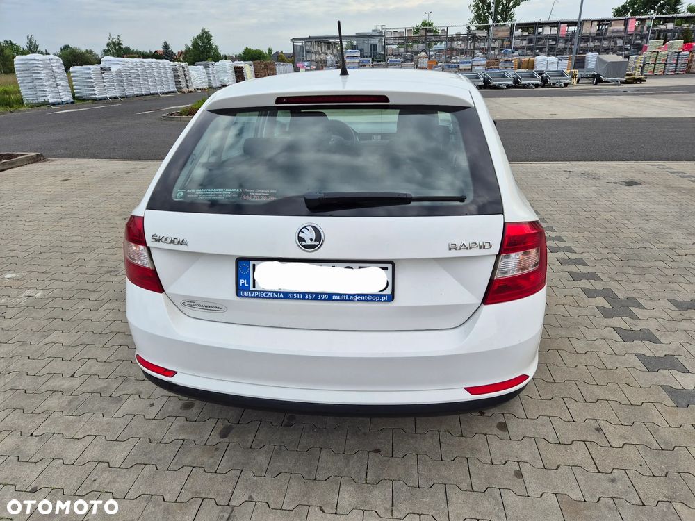 Skoda RAPID 1.2 MPI Active - 9