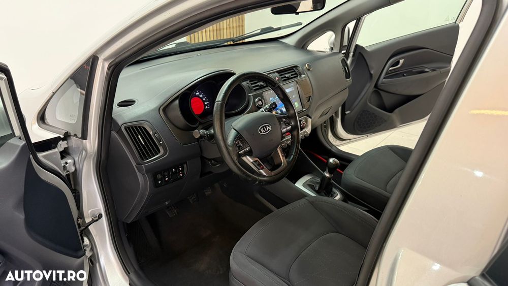 Kia Rio - 6