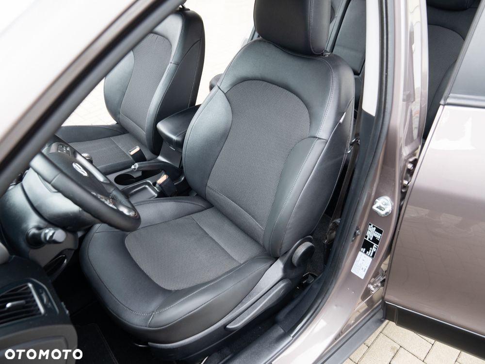 Hyundai ix35 1.6 GDI Premium 2WD - 21