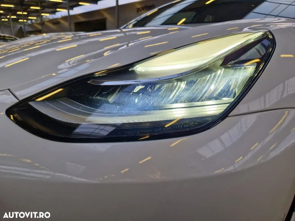 Tesla Model 3 Standard Reichweite Plus Hinterradantrieb - 11