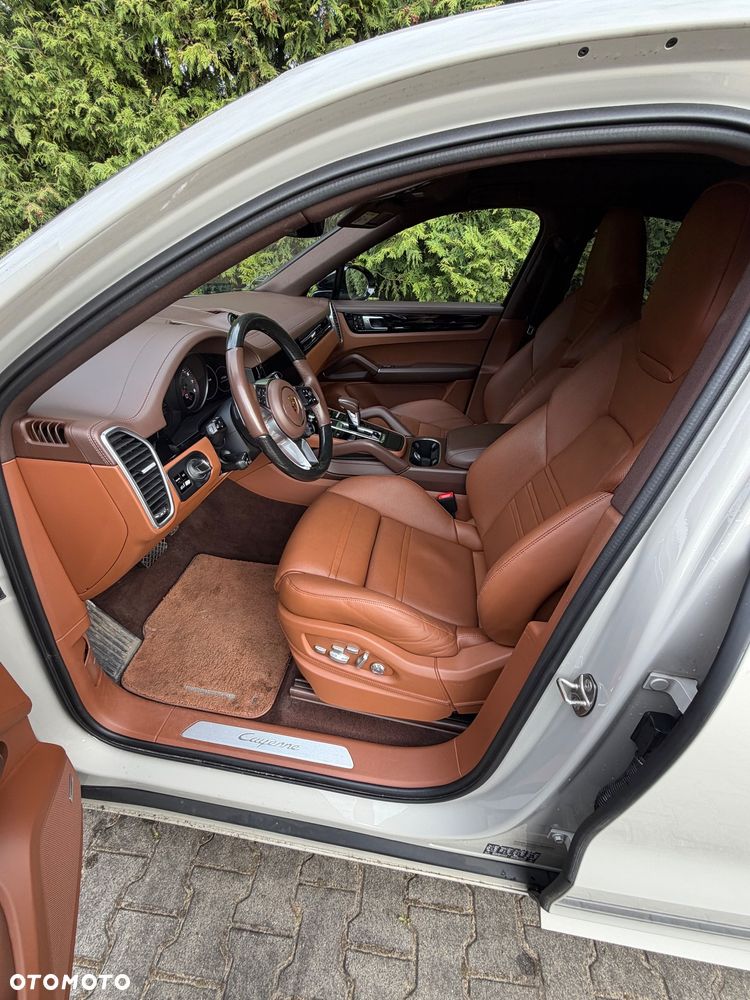 Porsche Cayenne Standard - 4