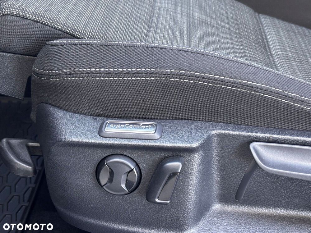 Volkswagen Passat Variant 2.0 TDI EVO Business DSG - 23