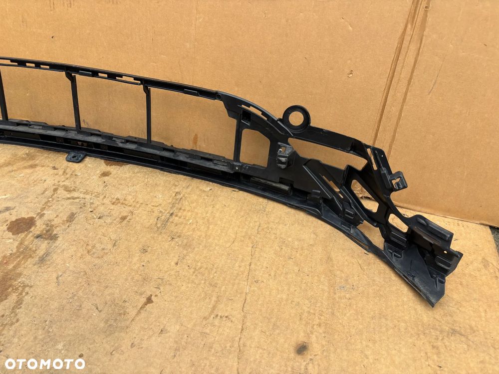 Mercedes E Klasa W213 W238 Lift AMG Środkowa Kratka Zderzaka Przód Przednia Czarna A2138858804 A2138857304 - 8