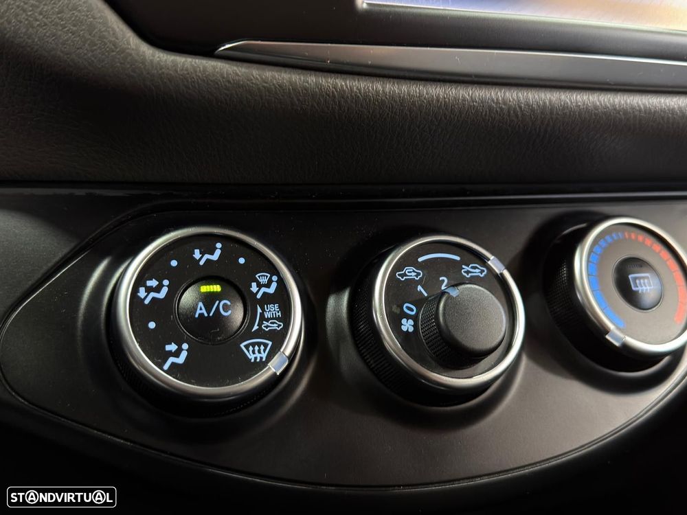 Toyota Yaris 1.0 VVT-i Exclusive - 22