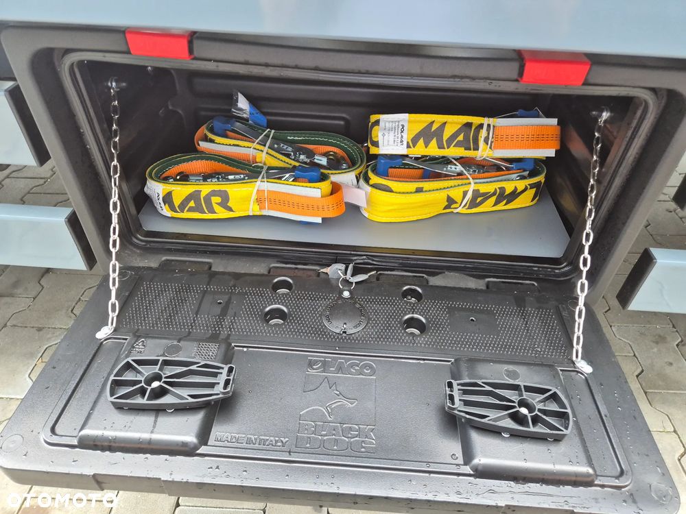 Mercedes-Benz Sprinter - 13