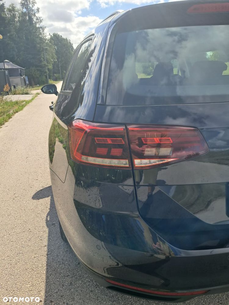 Volkswagen Passat 2.0 TDI EVO Elegance DSG - 9