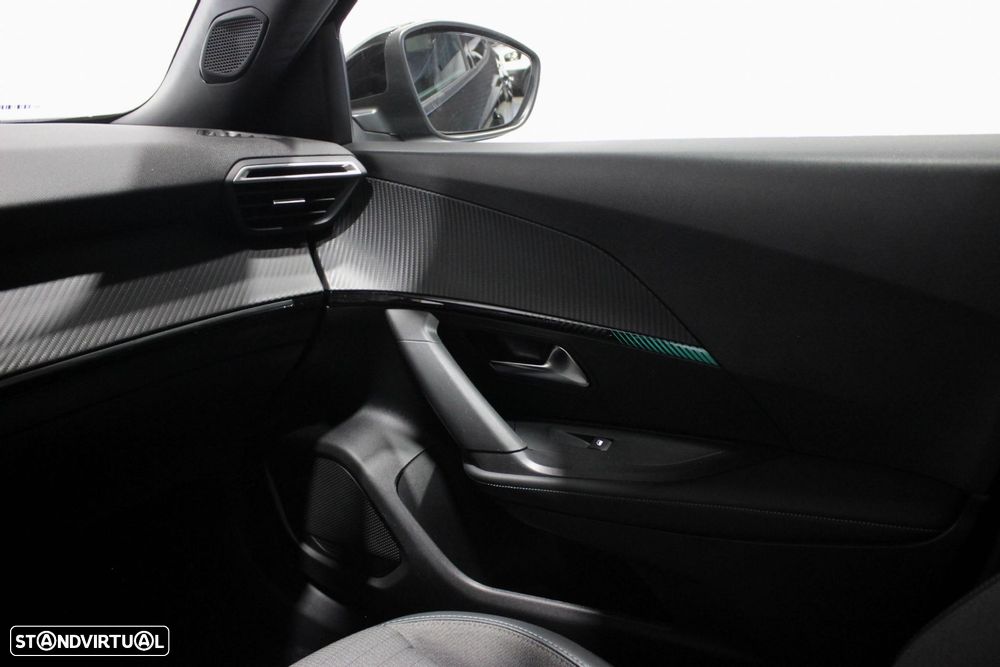 Peugeot 2008 1.5 BlueHDi Allure EAT8 - 27