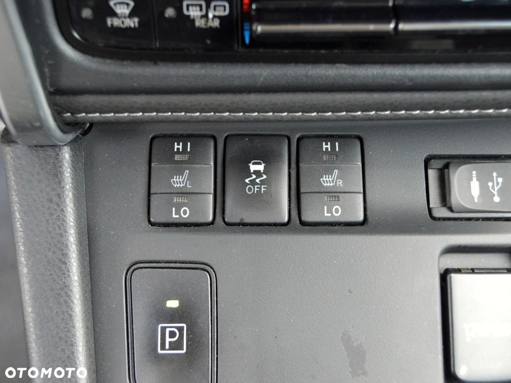 Toyota Auris Hybrid 135 Comfort - 17