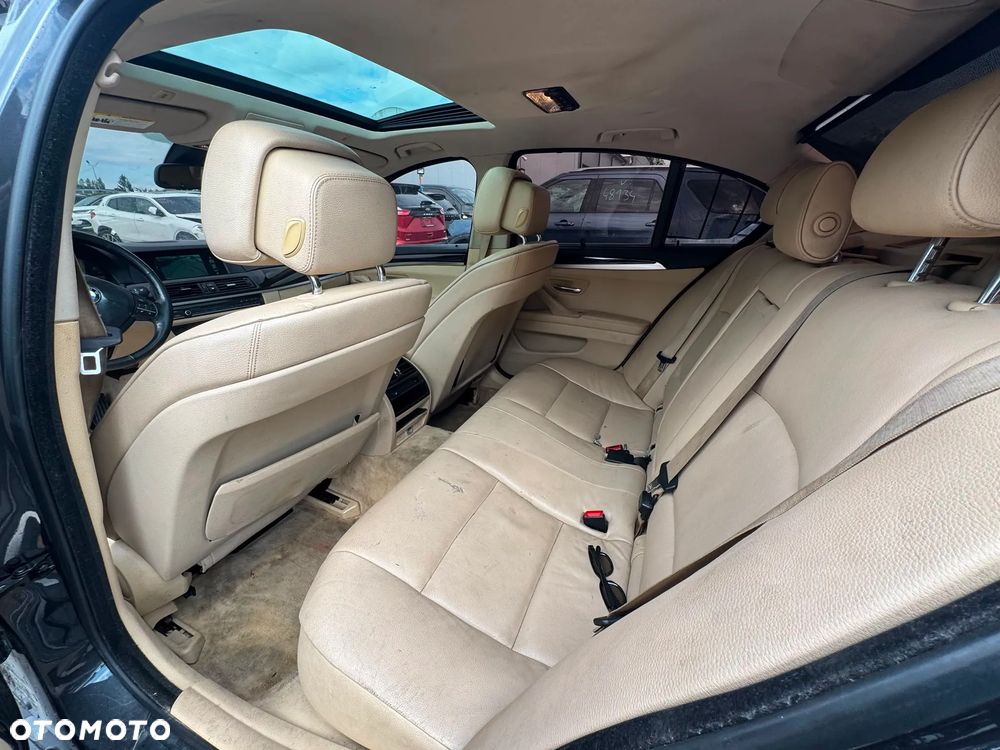 BMW Seria 5 535i - 23