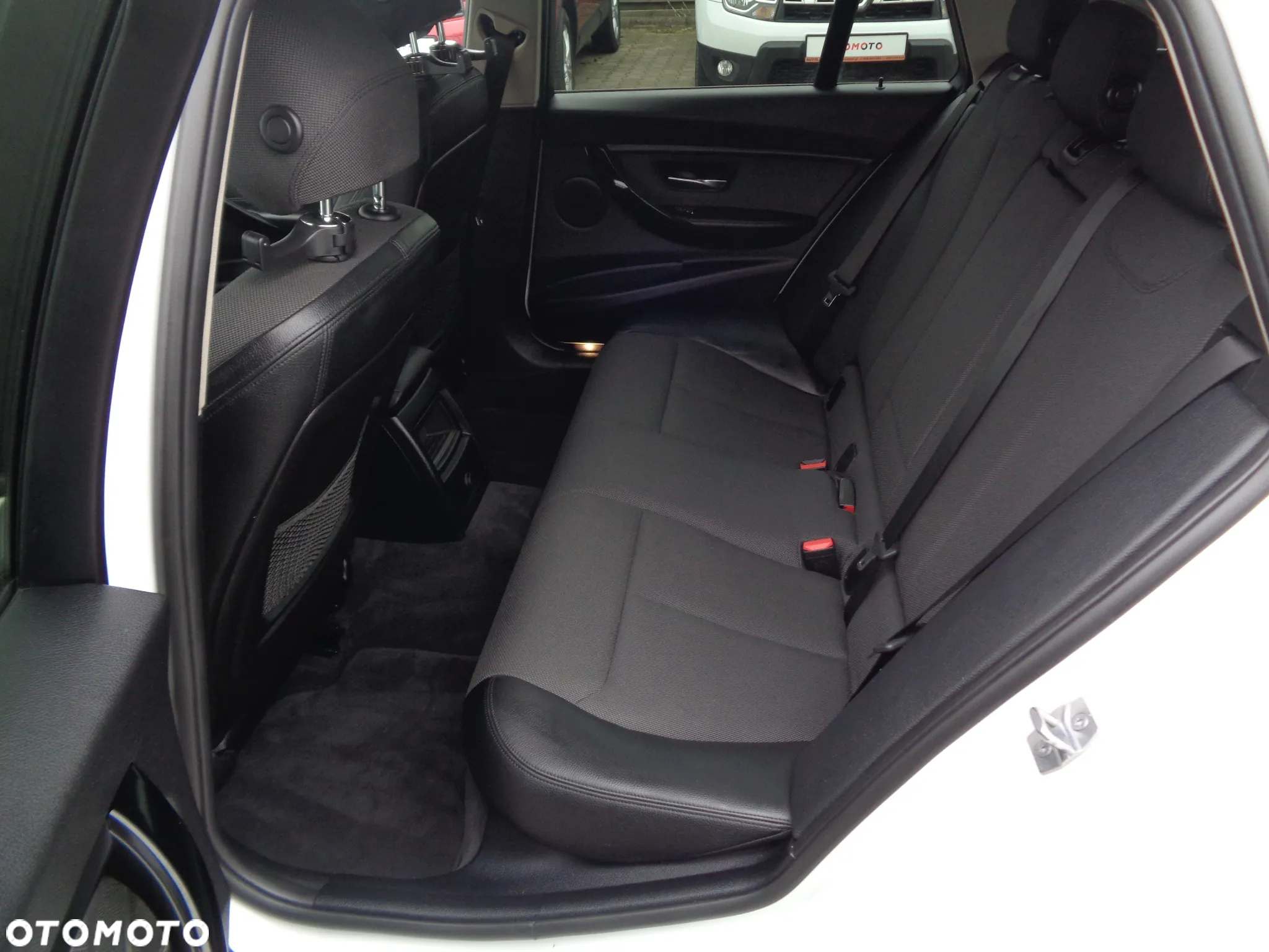 BMW Seria 3 320d Touring xDrive Sport Line - 23