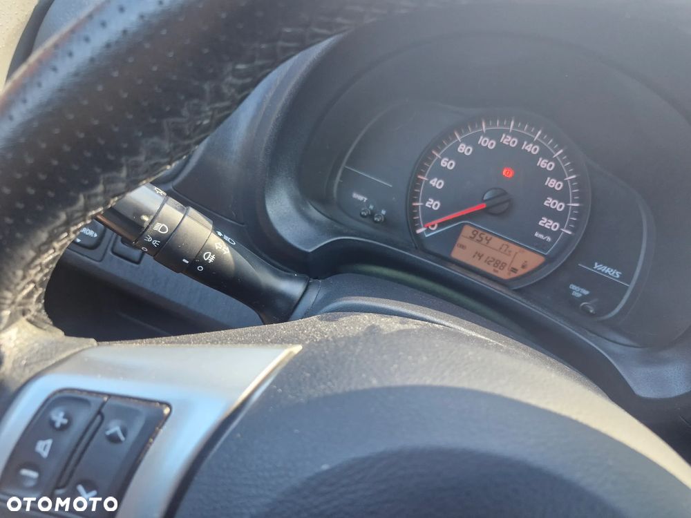 Toyota Yaris 1.33 Prestige - 12
