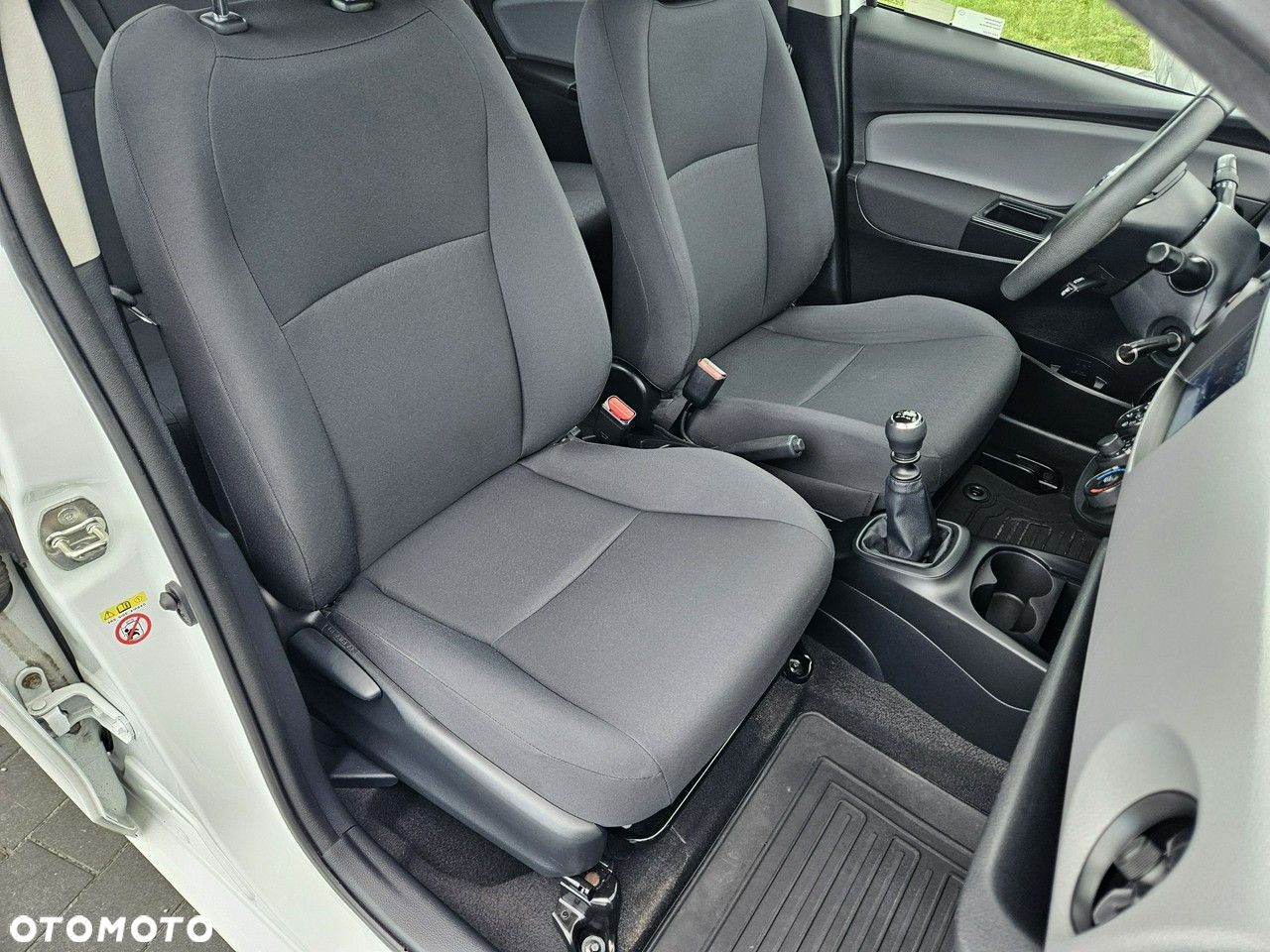 Toyota Yaris - 17
