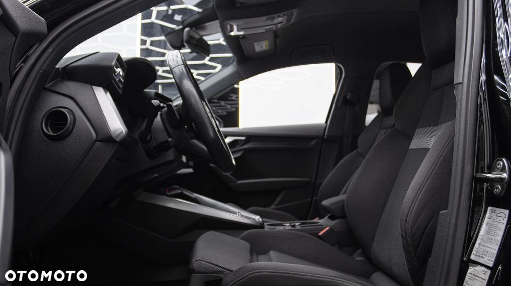 Audi A3 Limousine 35 TFSI mHEV S Line S tronic - 14