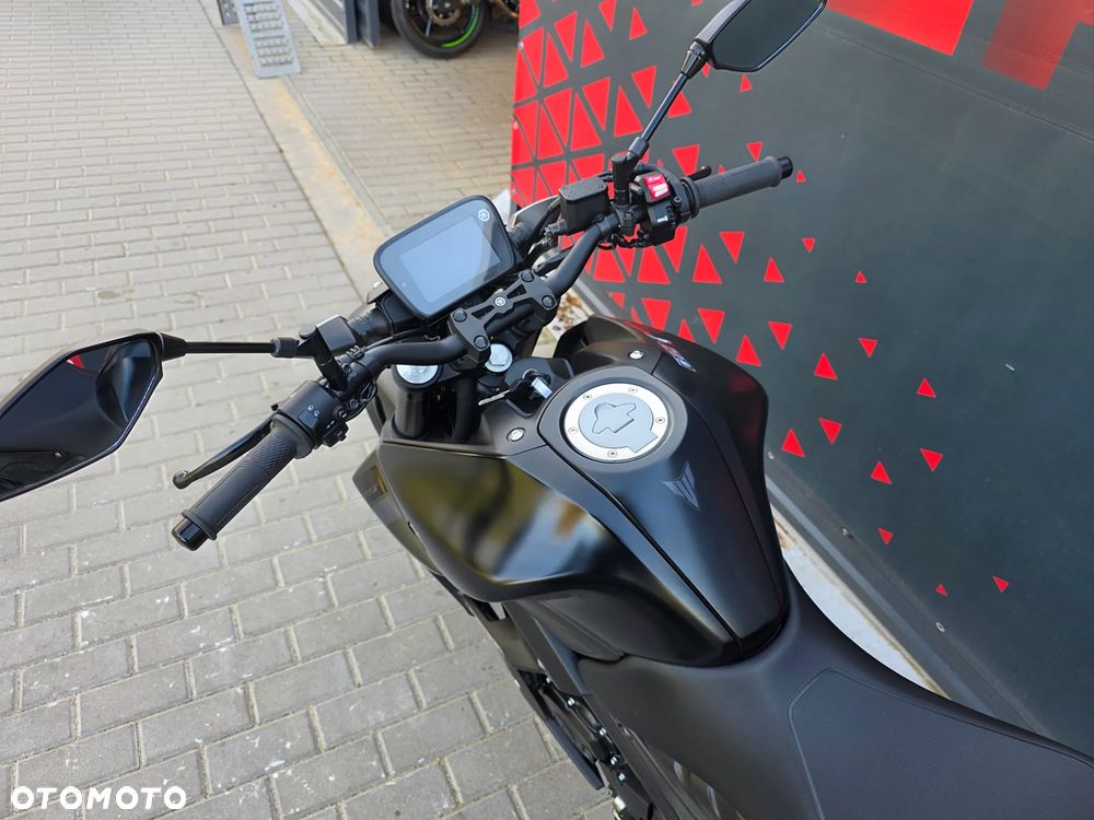 Yamaha MT - 17