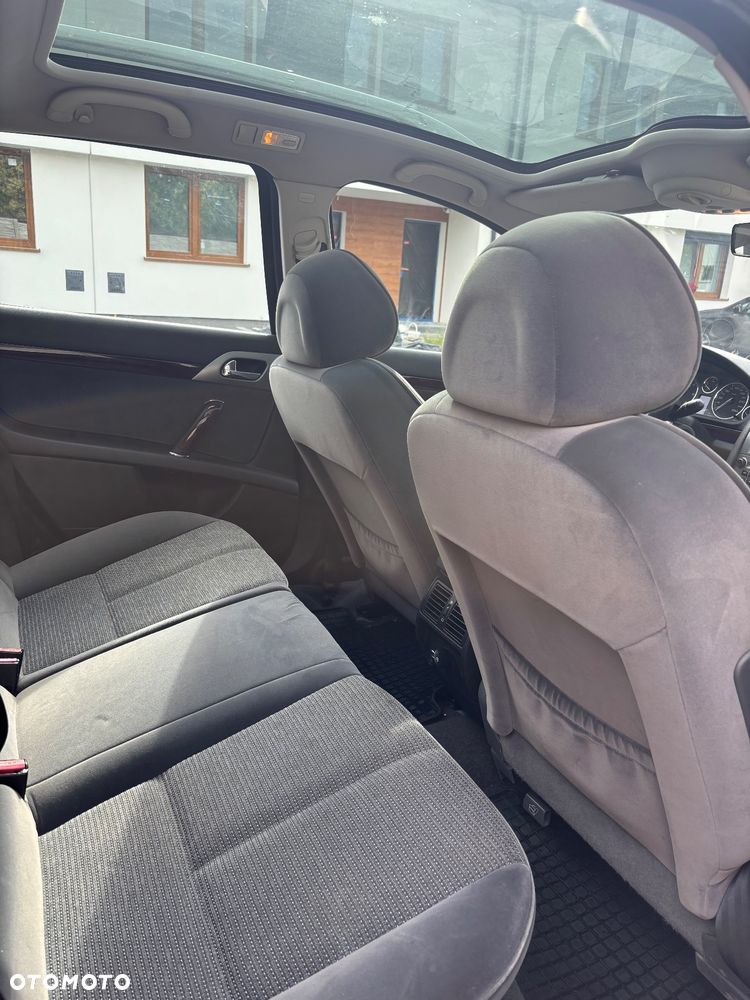 Peugeot 407 - 12