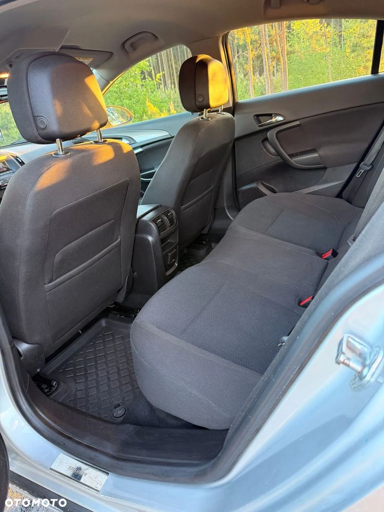 Opel Insignia 2.0 CDTI - 12