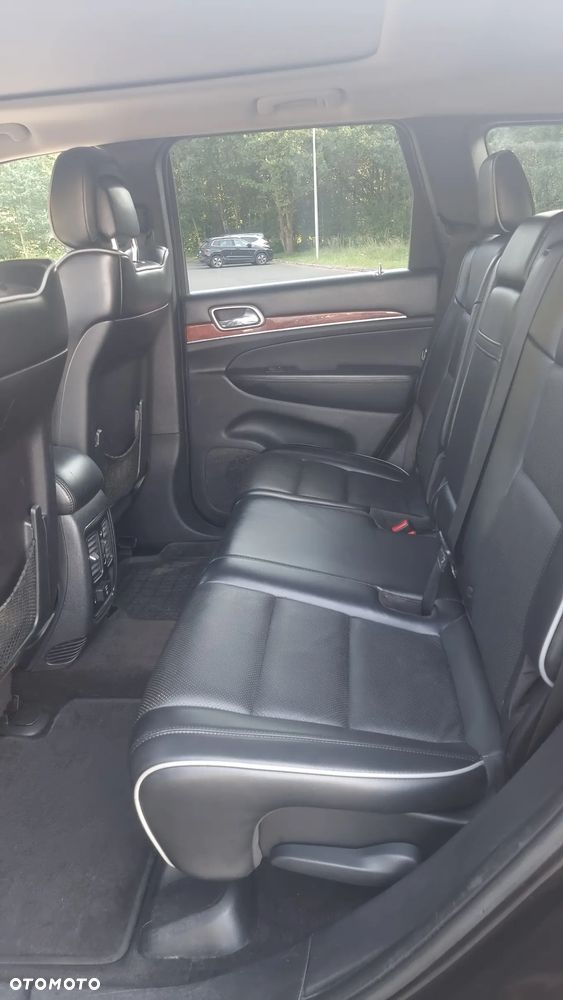 Jeep Grand Cherokee - 13
