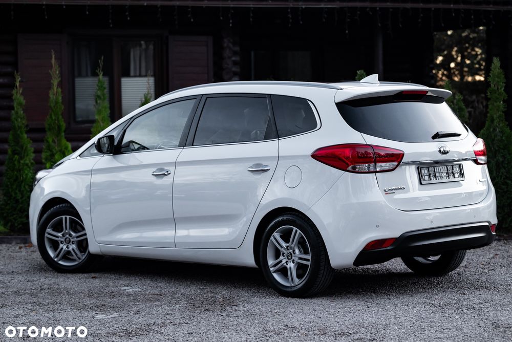 Kia Carens - 11