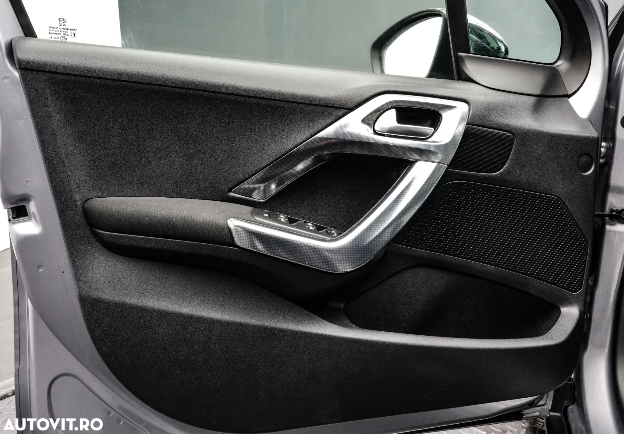 Peugeot 2008 1.2 L PureTech Active - 24
