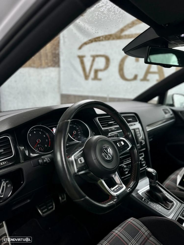 VW Golf 2.0 TSi GTi DSG - 14
