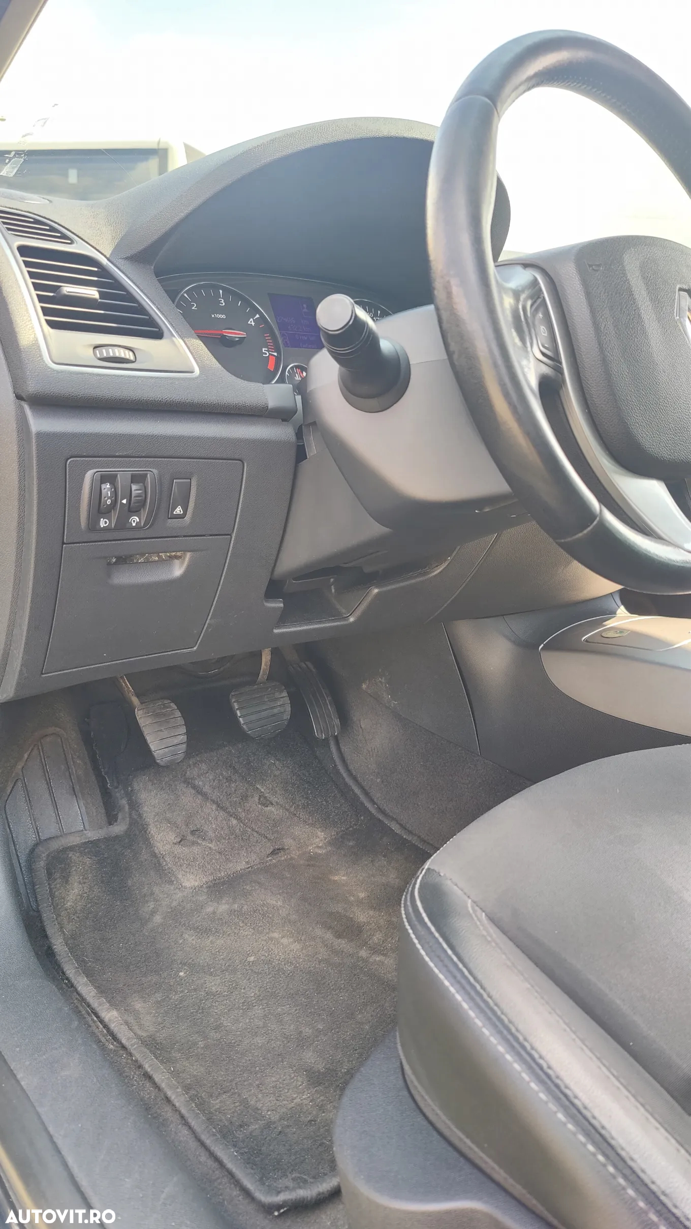 Renault Laguna dCi 110 FAP Dynamique - 13