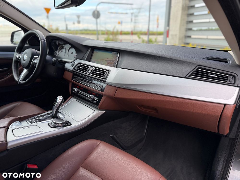 BMW Seria 5 520d xDrive - 21