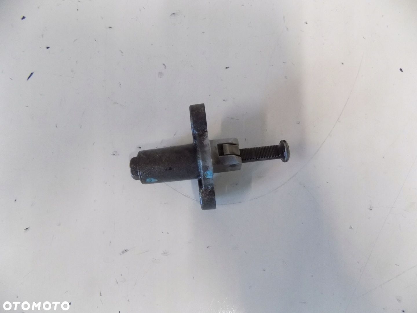SUZUKI BURGMAN 125 01-06 NAPINACZ ŁAŃCUCHA - 1