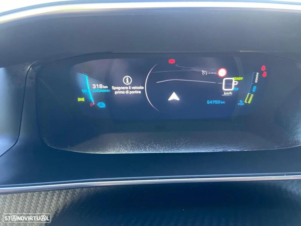 Peugeot e-2008 50 kWh GT - 26