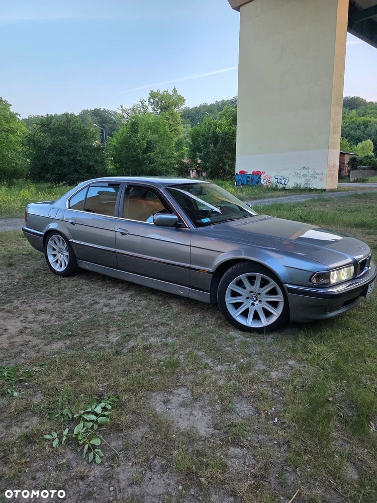 BMW Seria 7 - 5