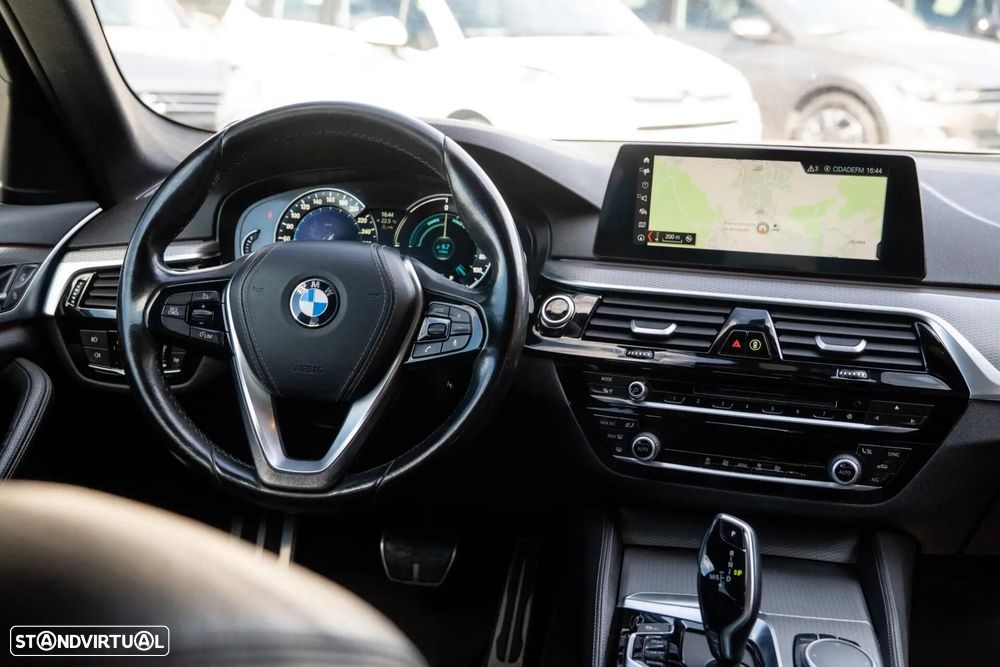 BMW 530 e iPerformance Pack M - 26